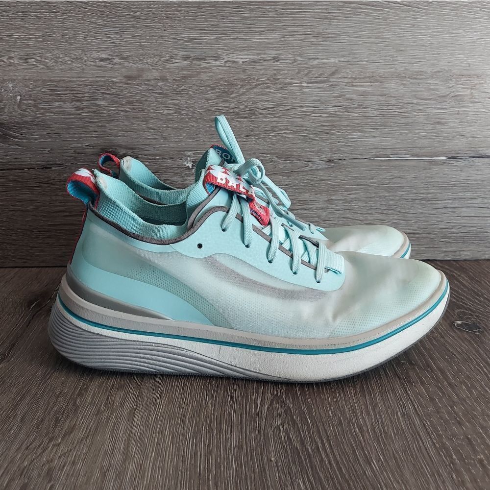 Bala Twelves in Daybreak Blue Womens 8 Mens 6.5